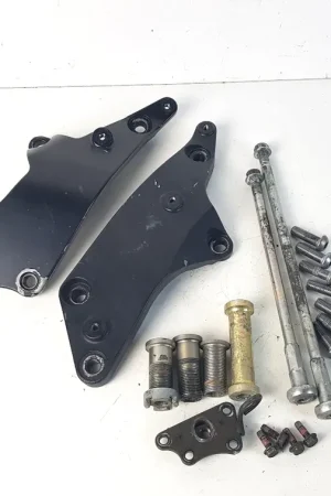 Staffa Supporto Perni Attacco Motore KAWASAKI NINJA ZX-10R ZX 10 R 2006 - 2007 Compra Online