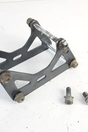 Bestseller Staffa Supporto Motore DERBI DRD SENDA 125 R 2009 - 2011