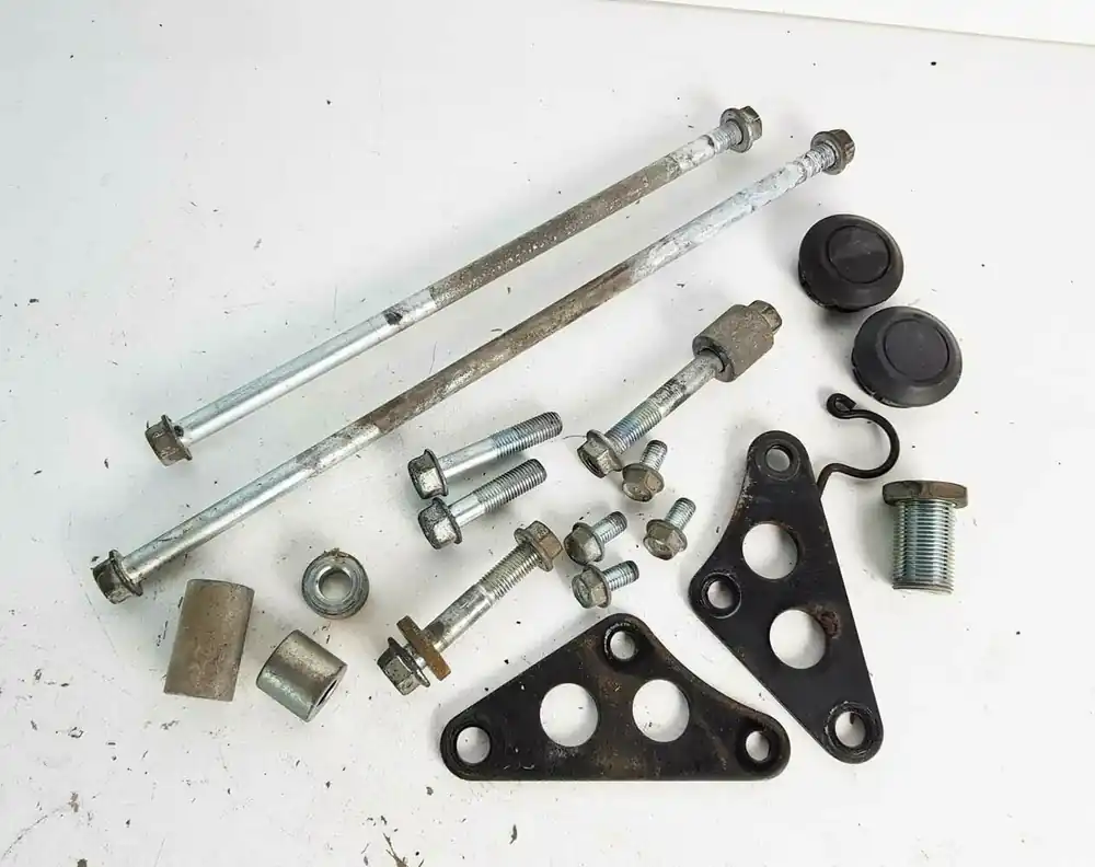 A Buon Prezzo Perni Staffe Supporti Motore Vari HONDA CBR 600 F 1997 > 1998