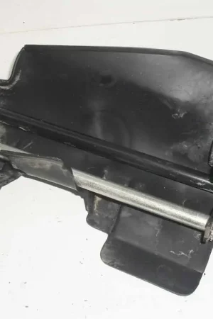 Braccio Oscillante Staffa Supporto Motore Malaguti Yesterday 50 1997 - 1999 Acquista Ora