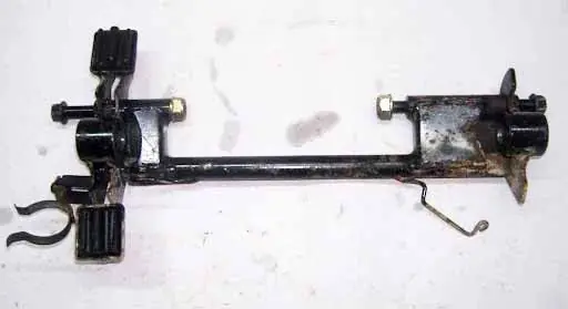 Braccio Oscillante Staffa Supporto Motore Kymco Dink 50 1998 - 2002 Occasione Imperdibile